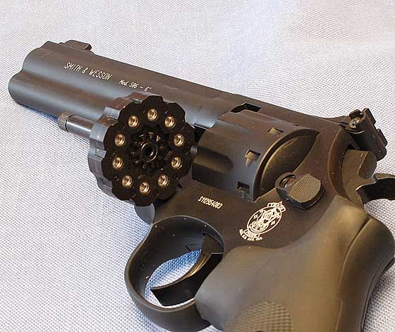 03-06-12-01-SW-586-CO2-revolver-cylinder-open.jpg