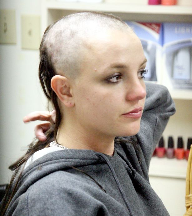0_PAY-Britney-shaves-her-head.jpg