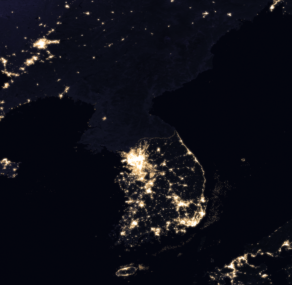1024px-Korea_at_night.png