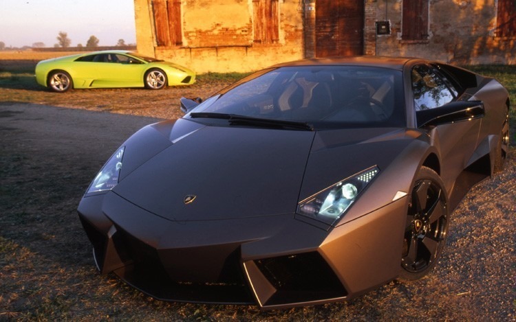 112_0711_06z%252Blamborghini_reventon%252Btwo_cars.jpg