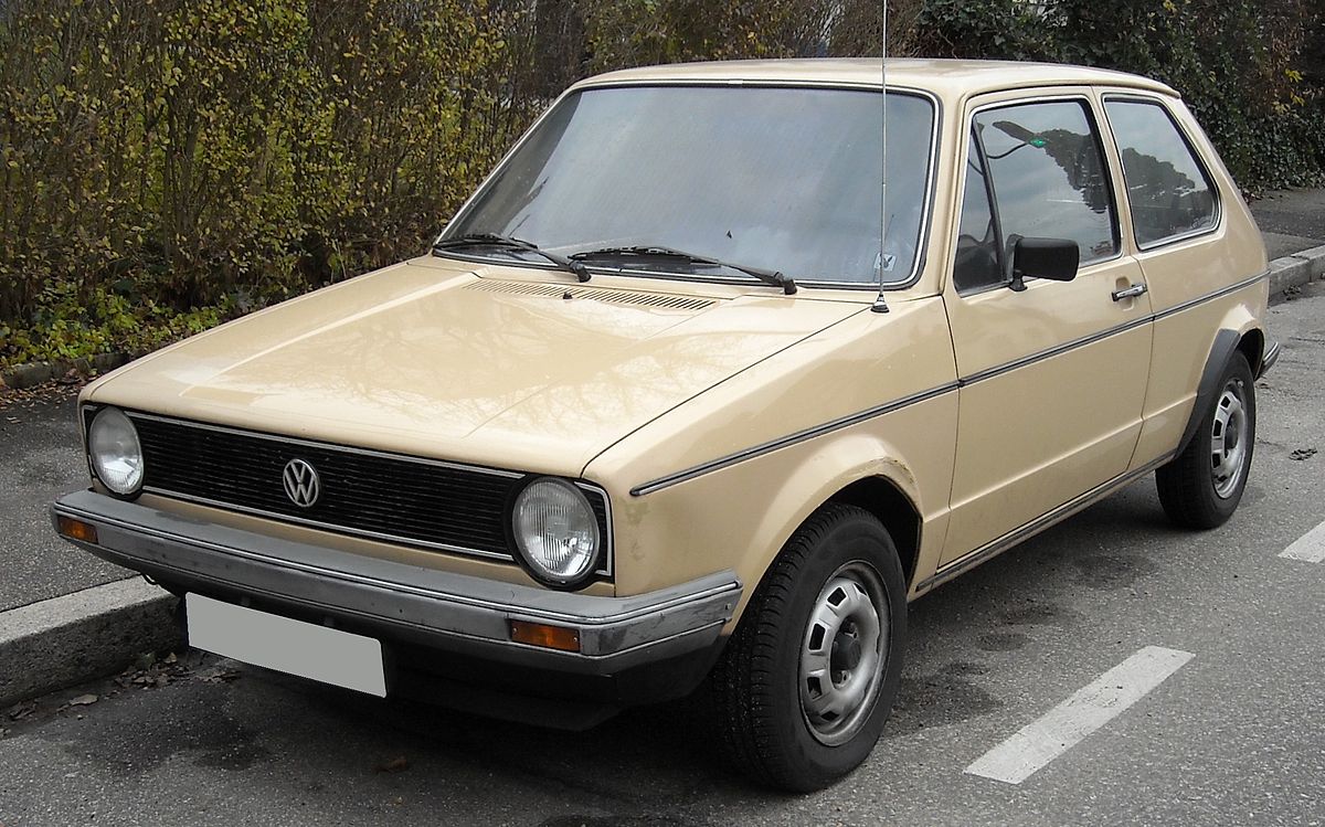 1200px-VW_Golf_I_Facelift_front_20081209.jpg