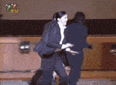 1262096367_fight.gif