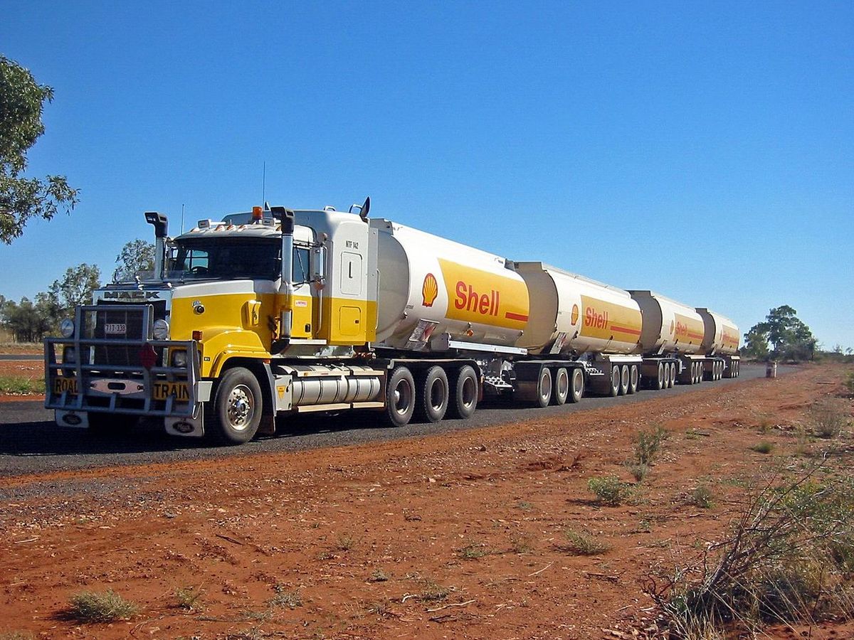 1280px-Road_Train_Australia.jpg