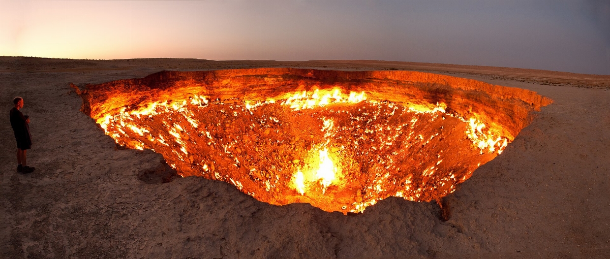 1920px-Darvasa_gas_crater_panorama.jpg