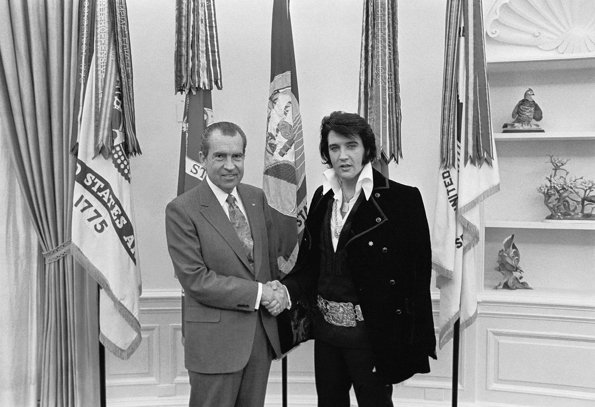1920px-Elvis-nixon.jpg