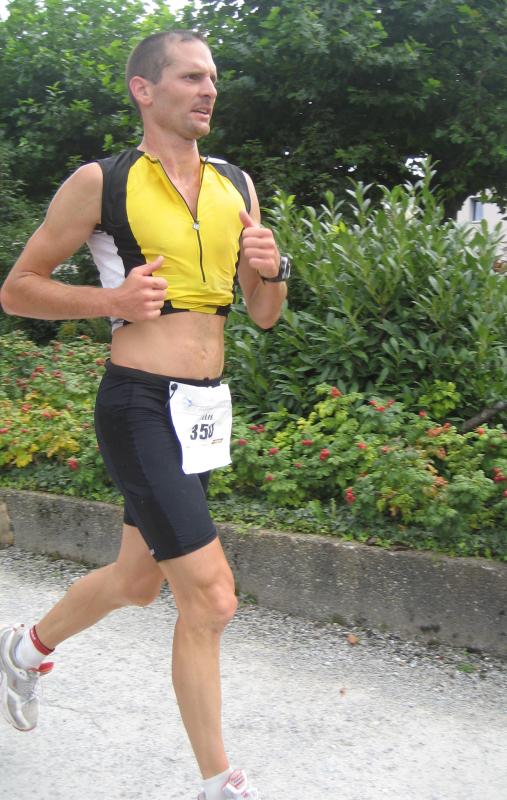 20070909%20Bodensee%20Tri%20Challenge%20046%20Probleme%20auf%20Marathon.jpg