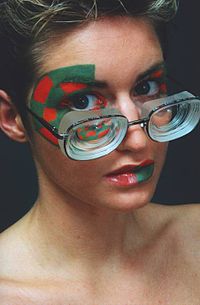 200px-Model_with_extra_thick_glasses.jpg