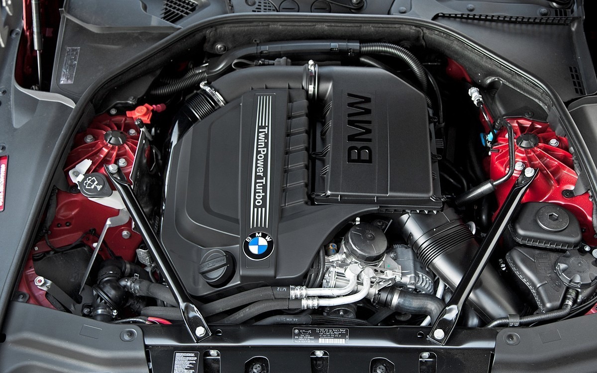 2013-bmw-640i-gran-coupe-engine.jpg