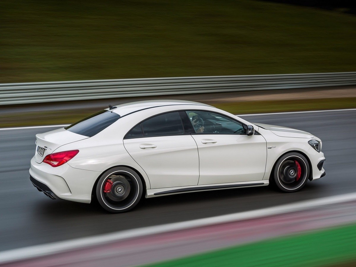 2014-mercedes-cla-45-amg-first-photos-leaked-photo-gallery_14.jpg