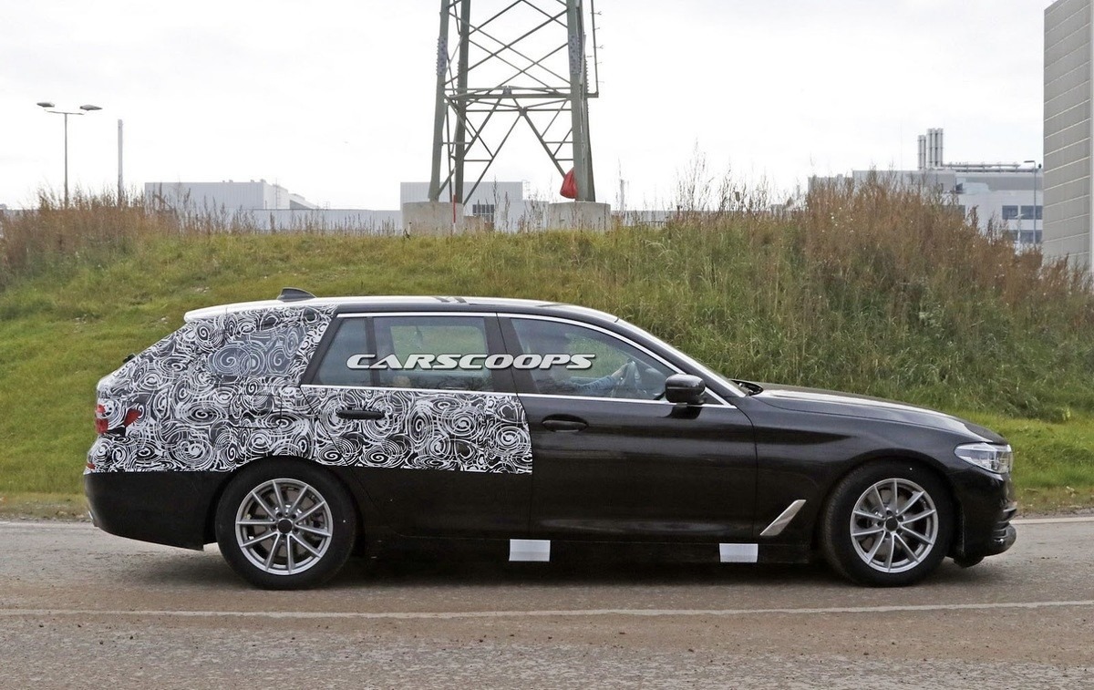 2018-BMW-5-Series-Touring-6CSP.jpg