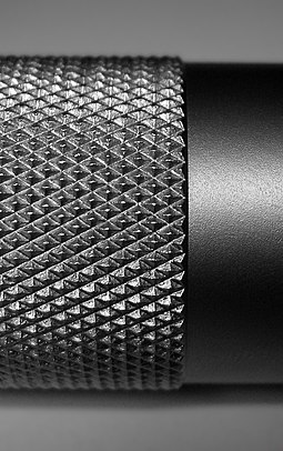 255px-Knurling_closeup.jpg