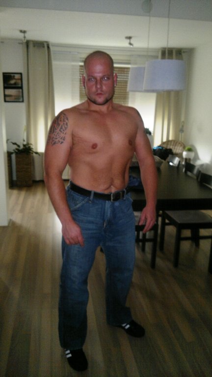 31-05-2011 Front relax.jpg