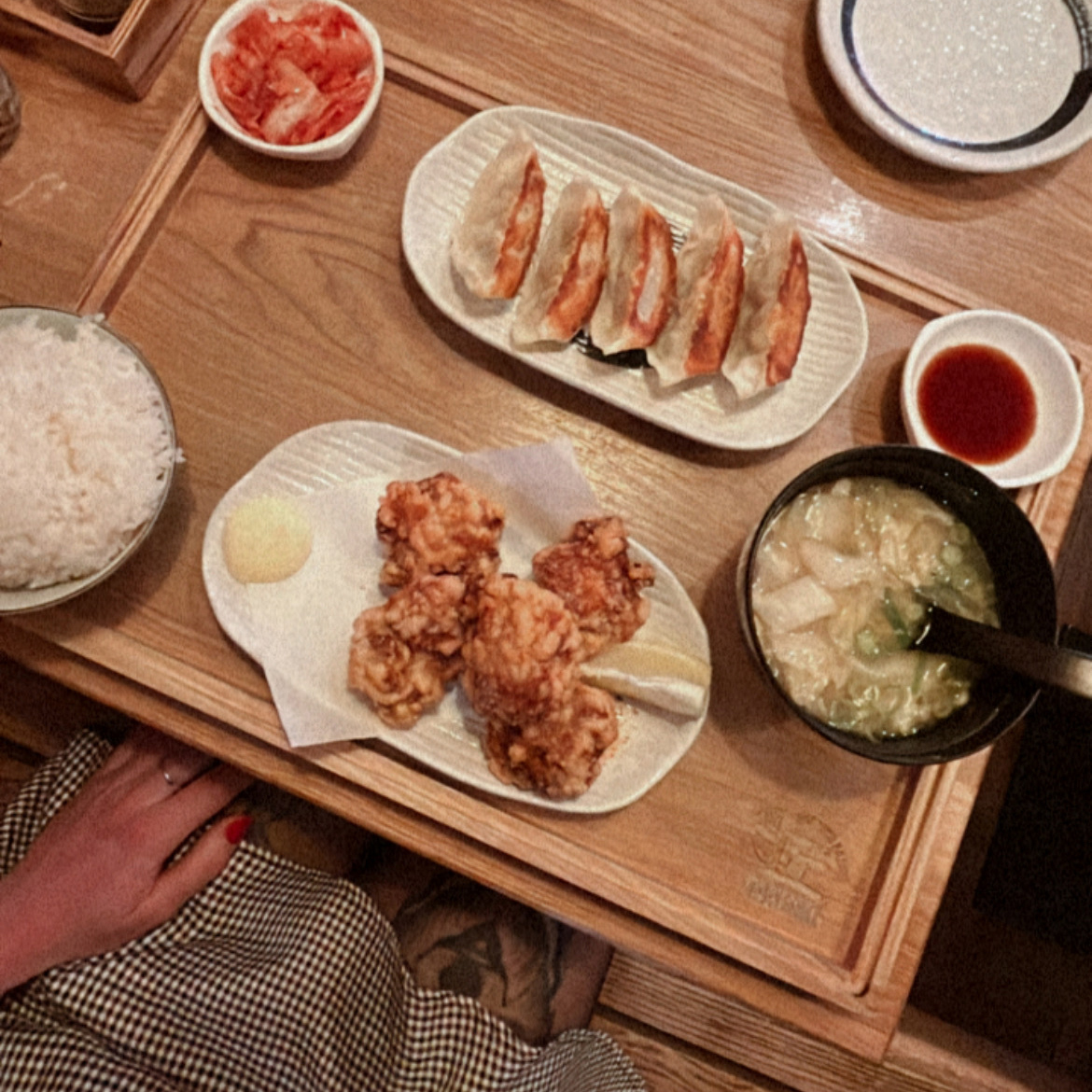 6A595E5B-53D0-4BA3-8D3D-8A924E105512 copy.jpg