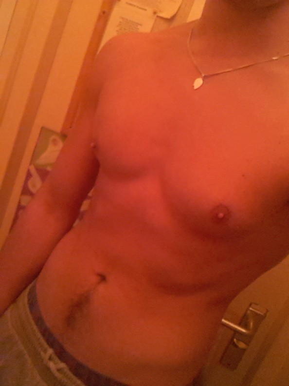 Aangespannen buik.jpg