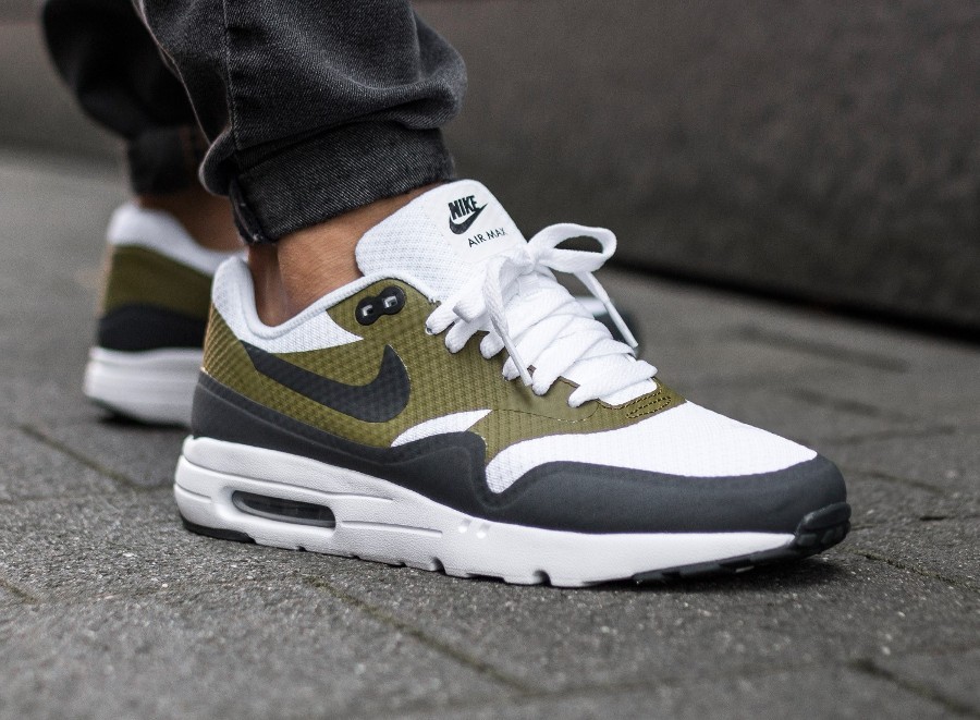 acheter-basket-Nike-Air-Max-1-Ultra-Essential-White-Anthracite-Olive-2.jpg
