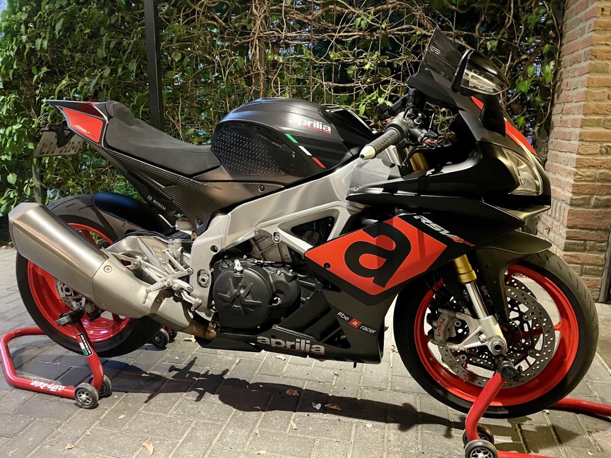 Aprilia RSV4 RR.jpg