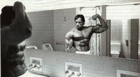 Arnold-Flexing-Mirror-470x260.jpg