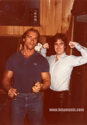 Arnold-Mike-Pose.jpg