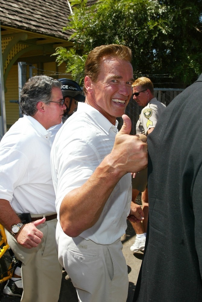 arnold-thumbs-up.jpg