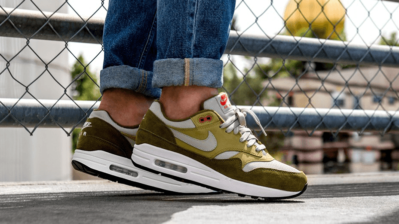 atmos-x-Nike-Air-Max-1-Curry-Green-908366-300-05.png