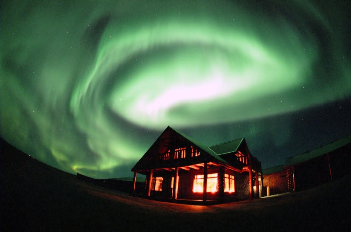aurora-borealis-aurora-borealis-10324489-1280-848.jpg