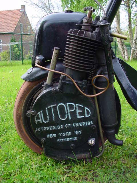 Autoped_1919_Ever_Ready_engine.jpg