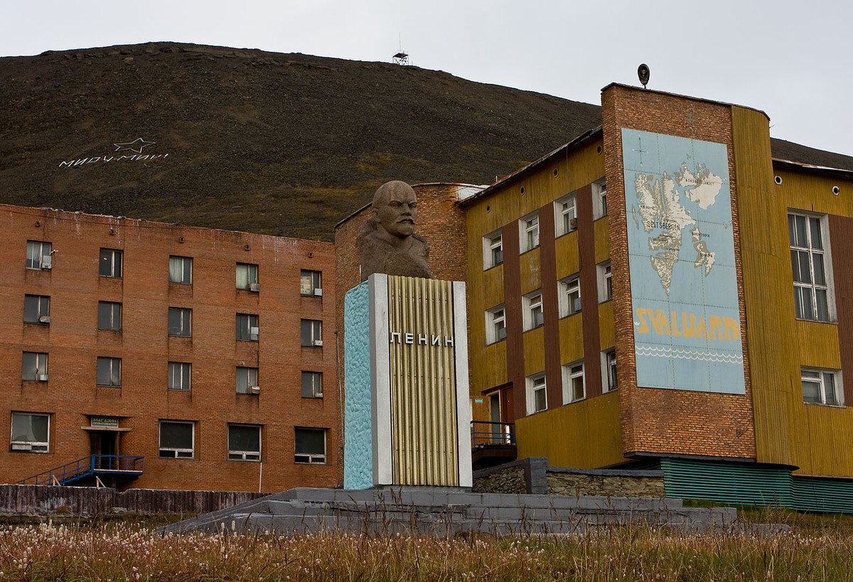 Barentsburg_Lenin.jpg