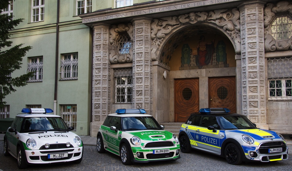 Bavaria-Police-MINI-Cooper-S-04.jpg