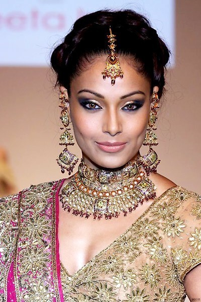 Bipasha_Basu-New_Pictures%7B1%7D.jpg