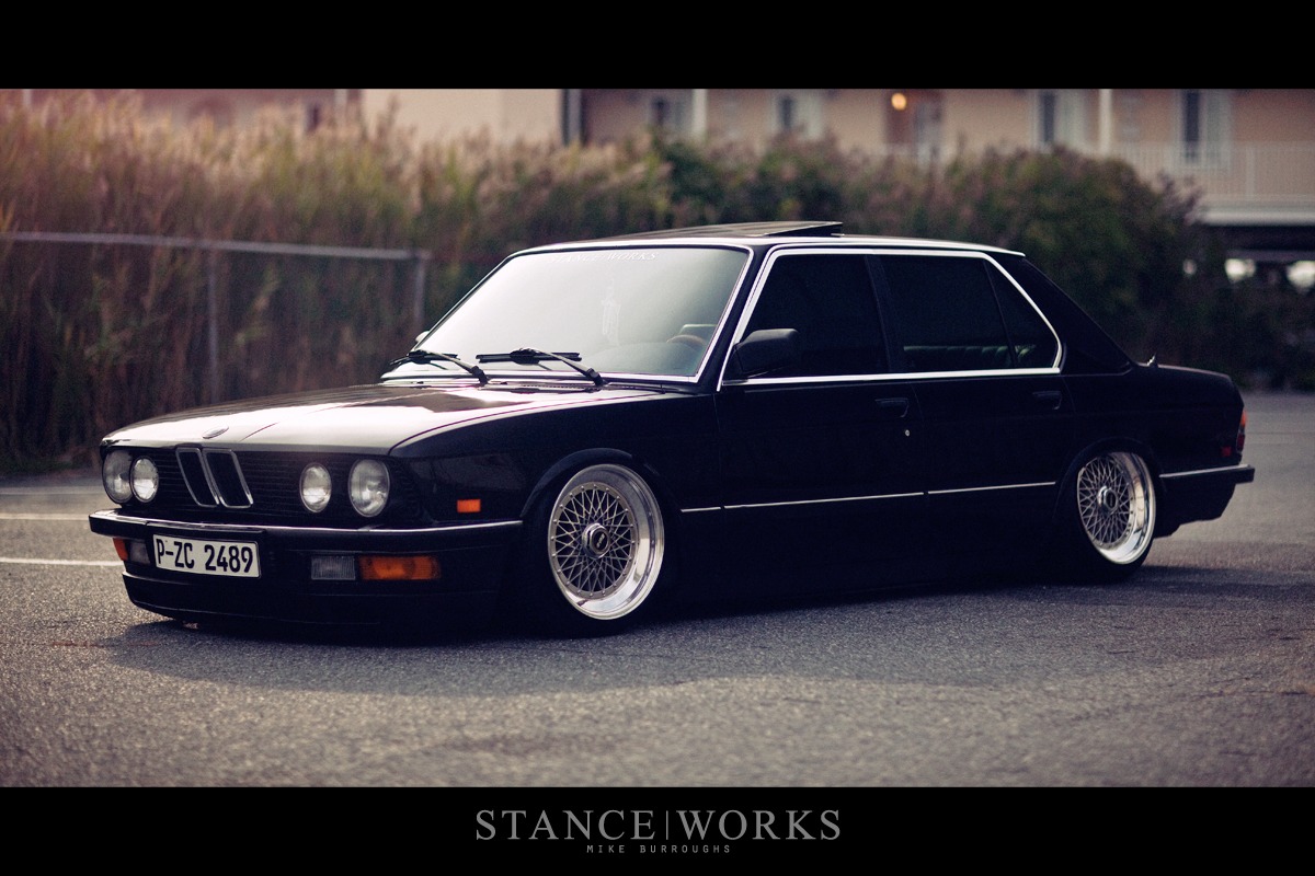 black_BMW-5-series-E28-lowered.jpg