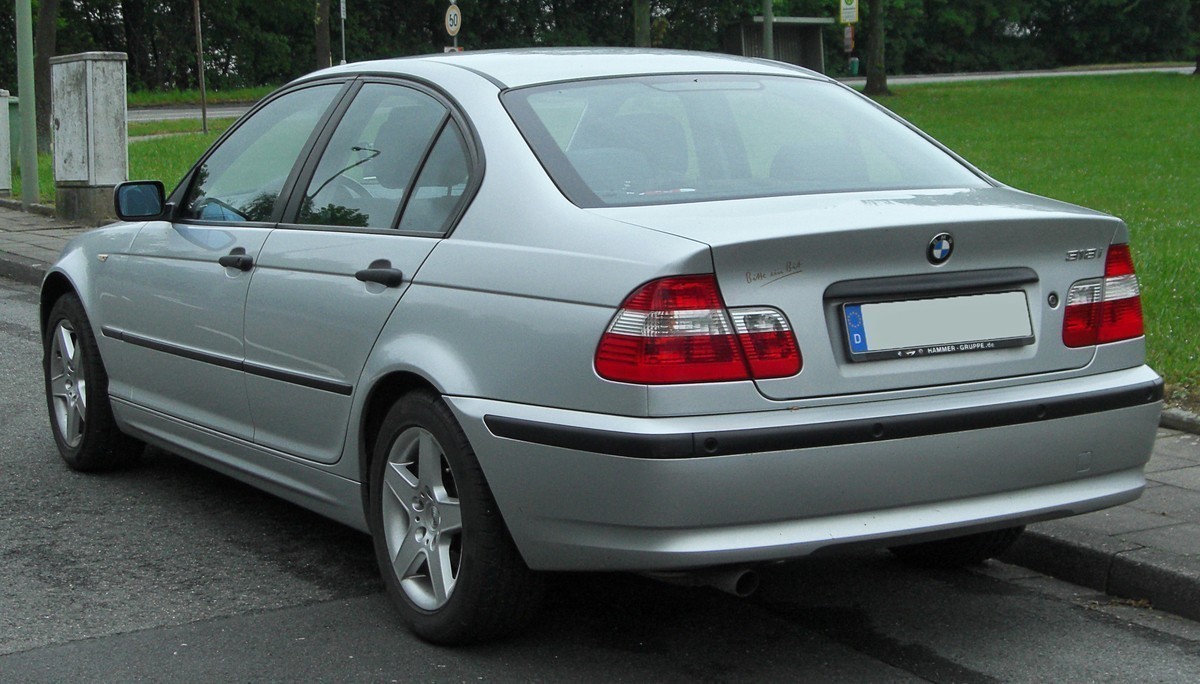 bmw-318i-04.jpg