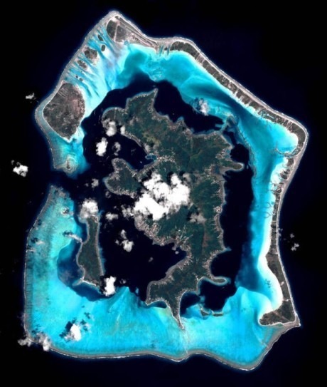 Bora_Bora_From_Space_jpg.jpg