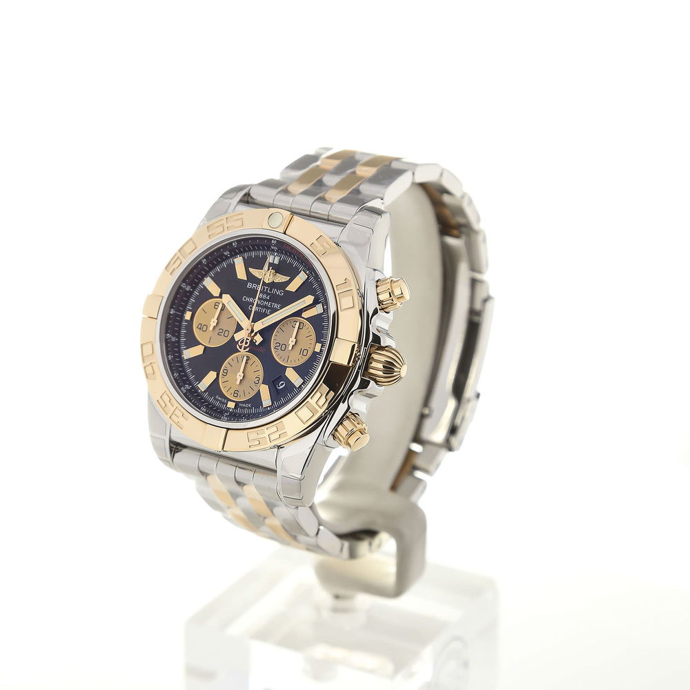 breitling-chronomat-44-chronograph-dual-tone-cb011012-b968-375c-7422-3.jpg