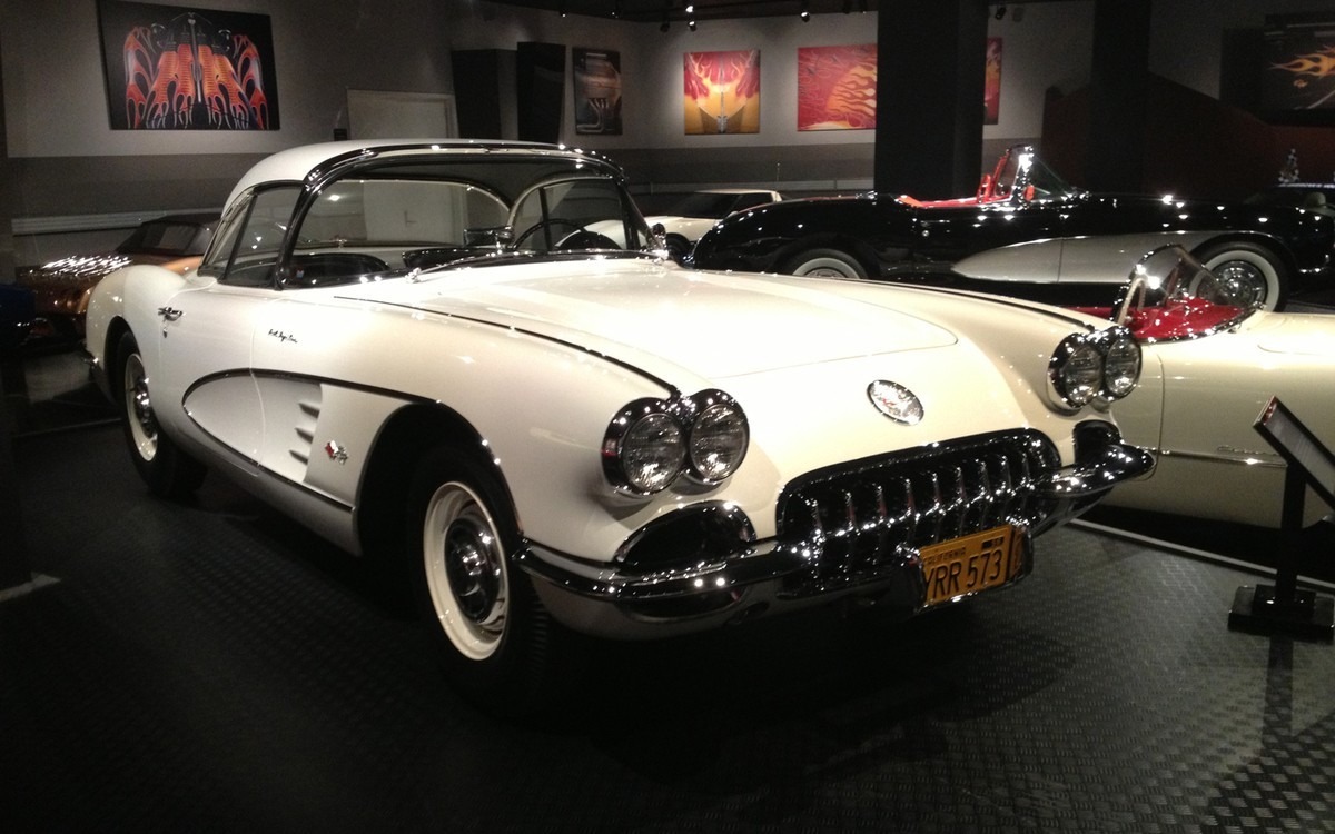 chevrolet-corvette-c1-front-three-quarter.jpg