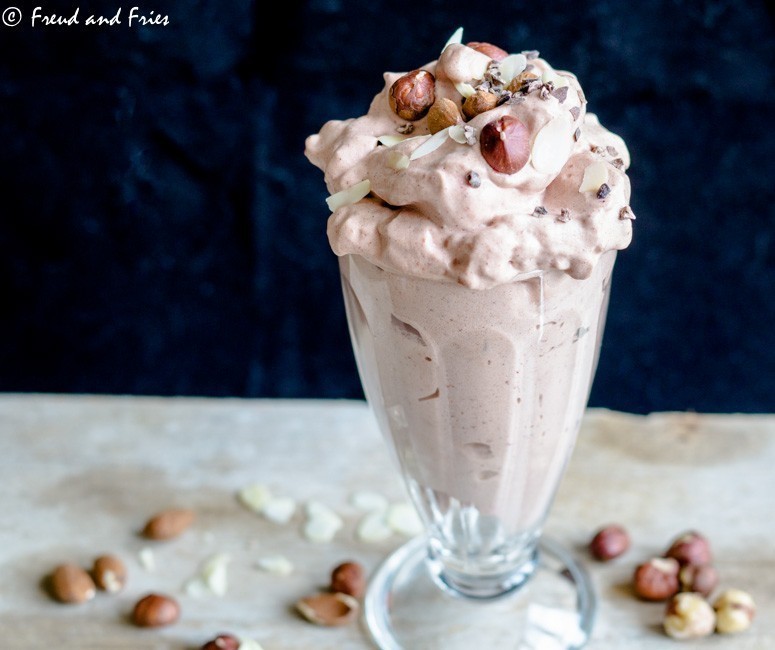 Chocolade-protein-fluff-met-noten-Freud-and-Fries-3.jpg