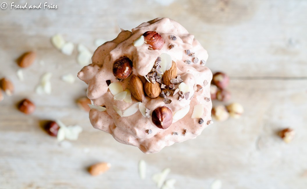 Chocolade-protein-fluff-met-noten-Freud-and-Fries.jpg
