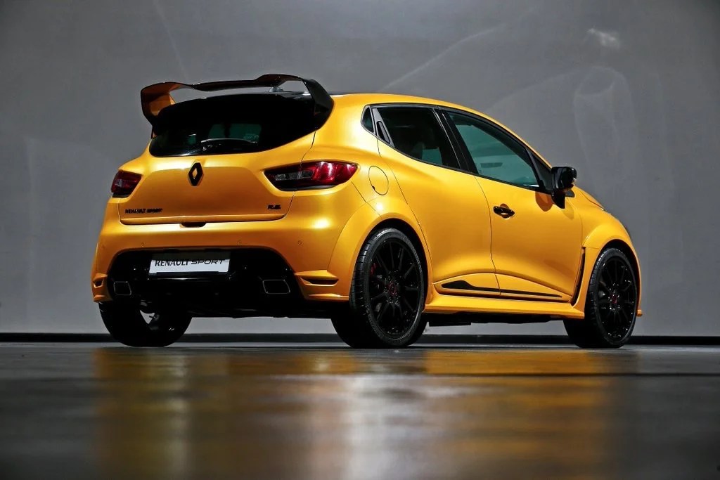 Clio-RS-Trophy-R.jpg