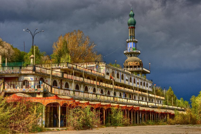 cosonno-abandoned-resort-town-in-italy-was-planned-as-europe-s-las-vegas.jpg
