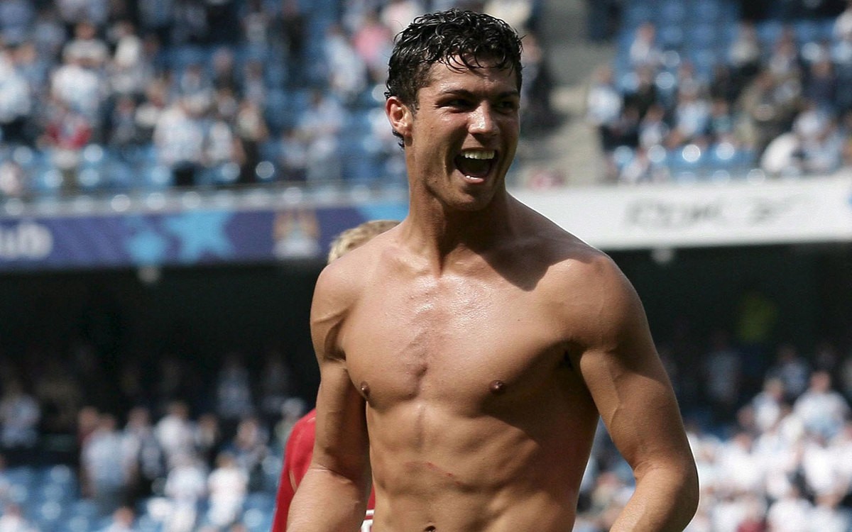 Cristiano_Ronaldo-muscle_body_picture.jpg