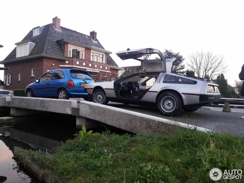 delorean-dmc-12-c126616032014223454_7.jpg