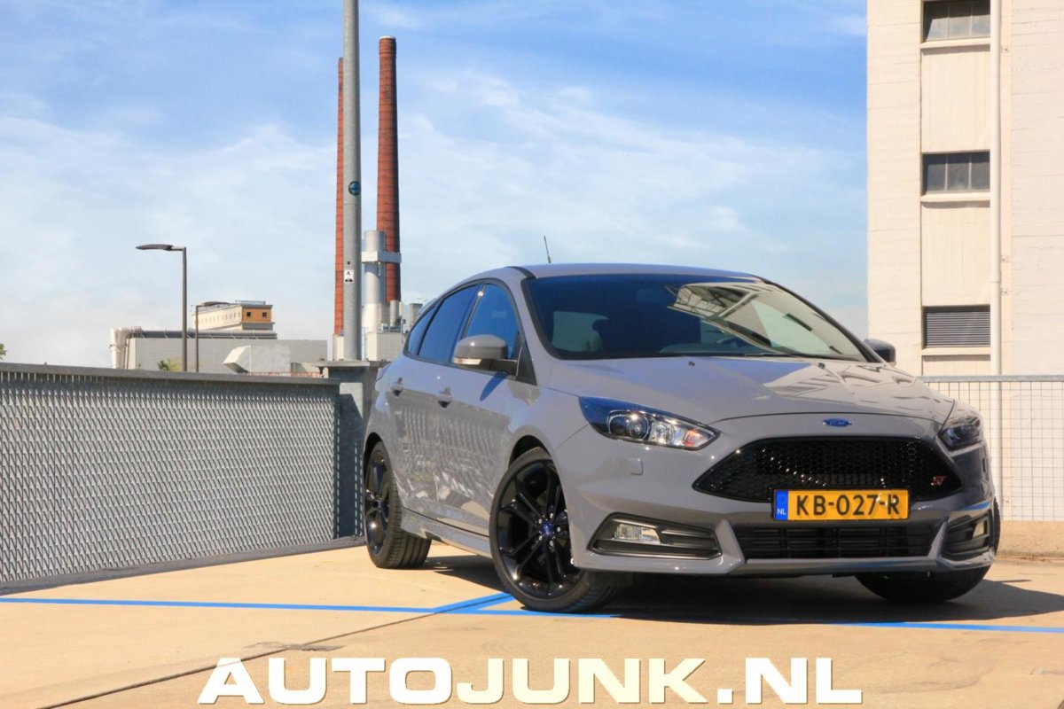 ford-focus-st-177085_01.jpg