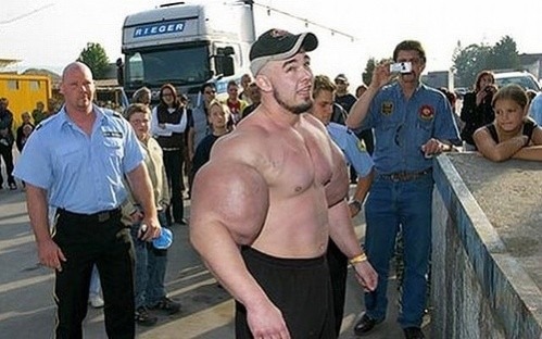 freak_with_muscles.jpg