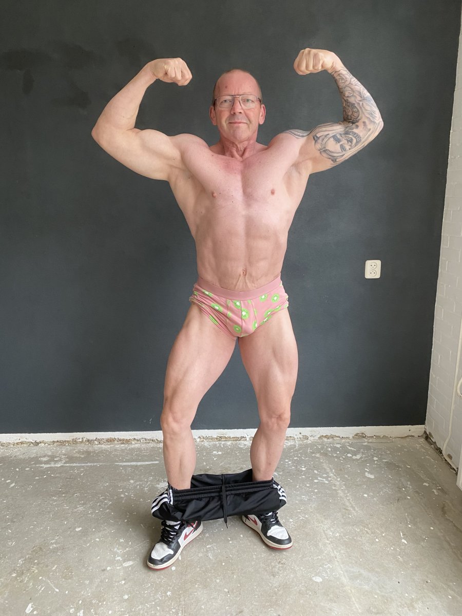 front double biceps 11-11-2022.jpg