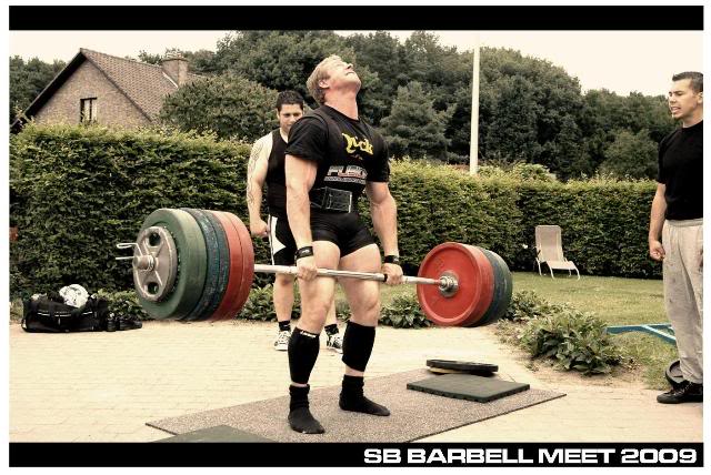 gijs320kgdeadlift.jpg