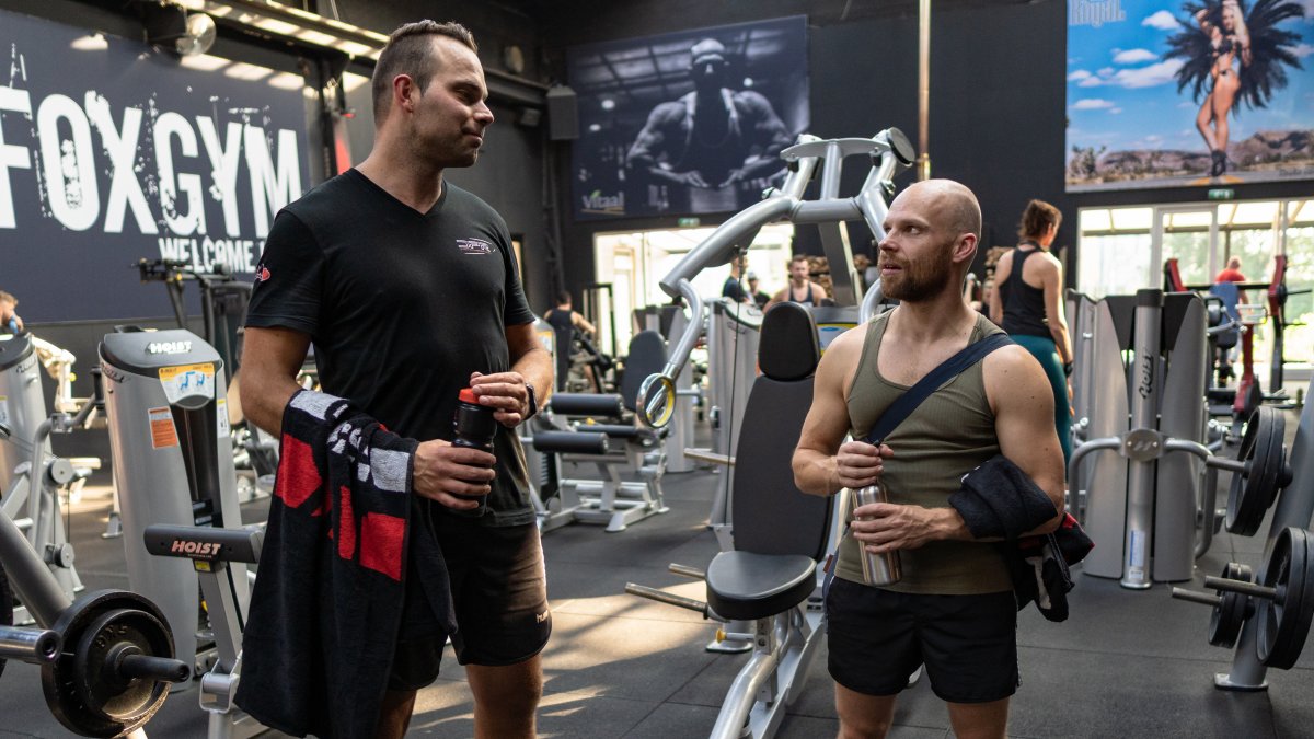 grote en minder grote jongen.jpg