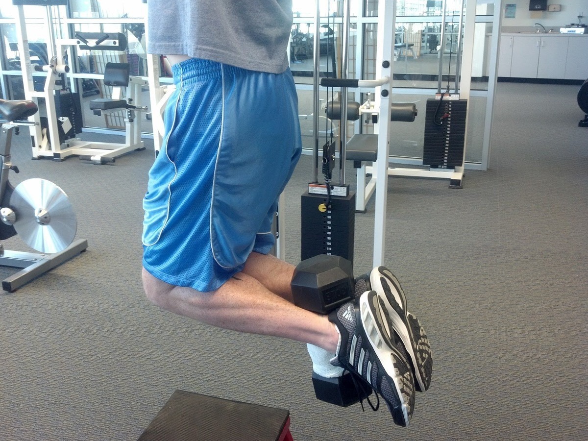 hanging-leg-curl-1.jpg