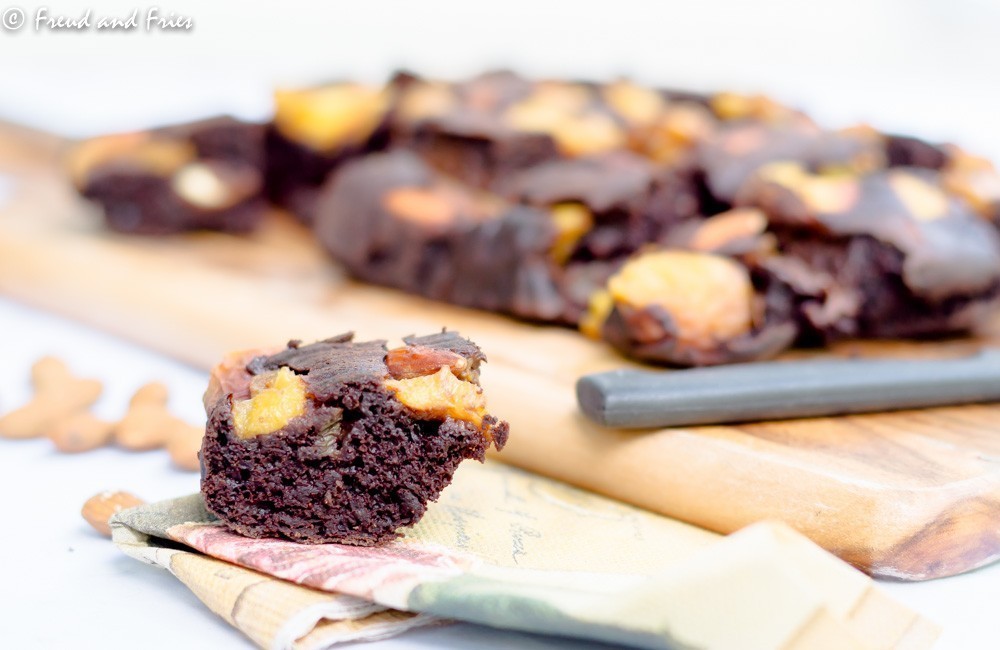 Healthy-perzik-amandel-chocolade-cake-Freud-and-Fries-3.jpg