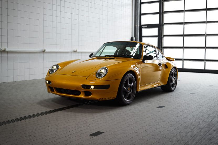 high_993_turbo_the_reveal_classic_project_gold_2018_porsche_ag-830x553.jpg