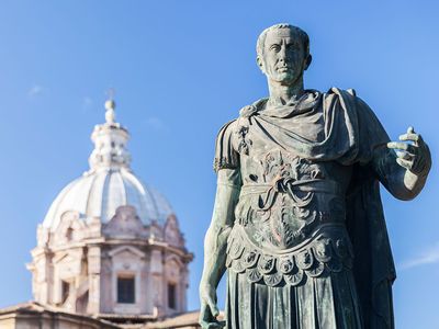 Julius-Caesar-statue-Rome-Italy.jpg