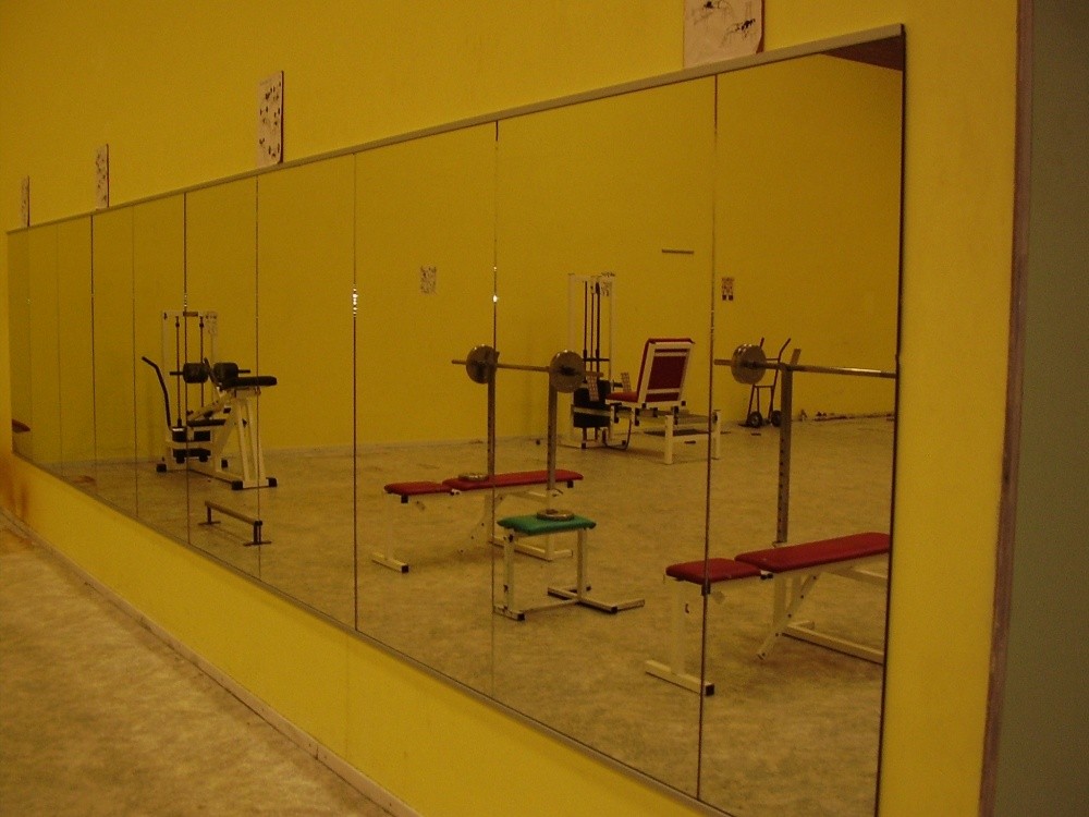 Kleine spiegelwand.jpg